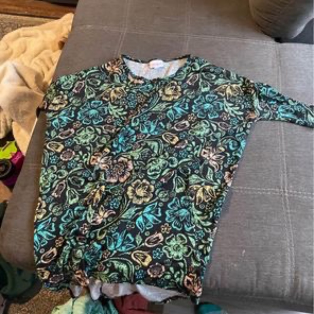Lula Roe XS shirts - Picture 2 of 2